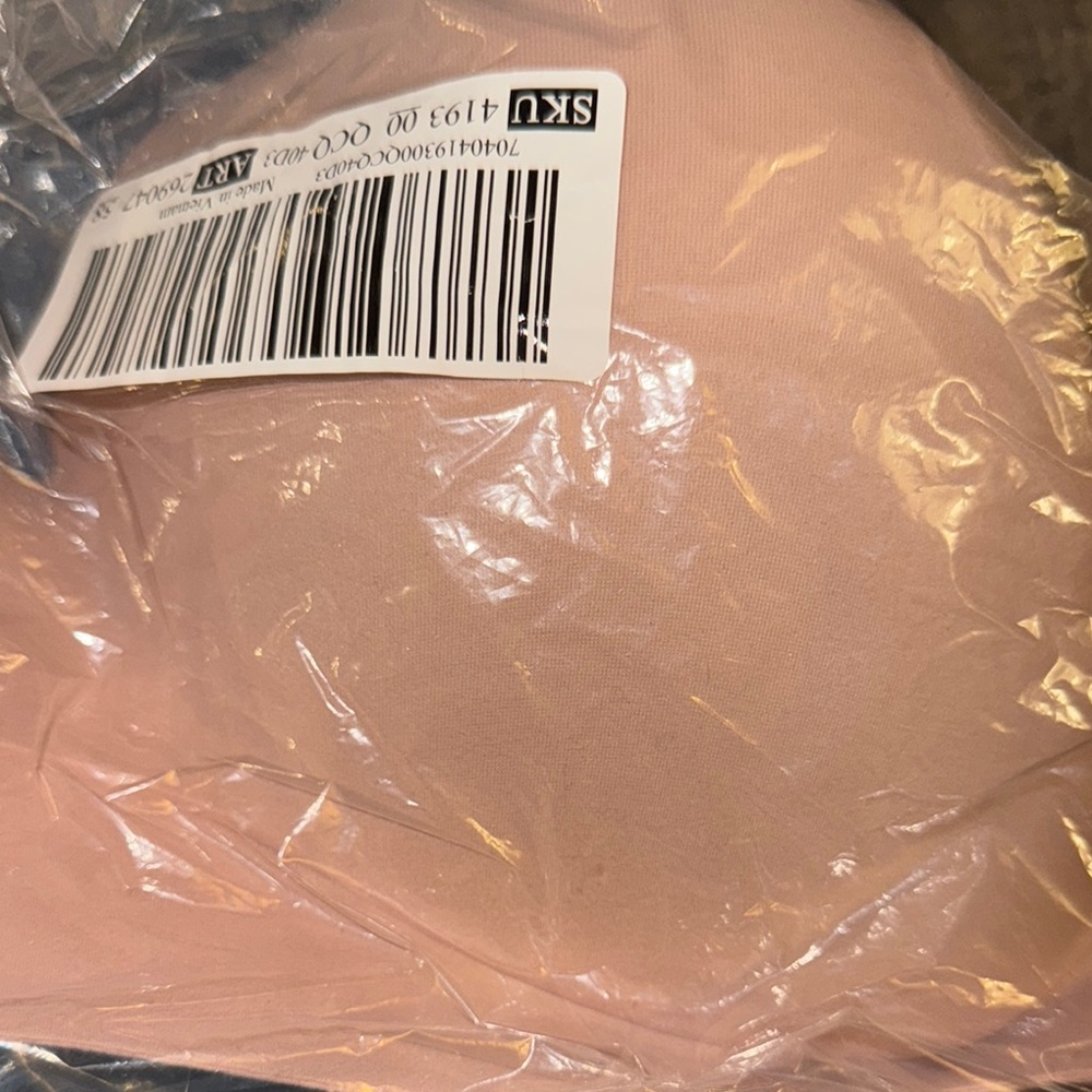 DREAM ANGELS
Smooth Wireless Push-Up Plunge Bra
with Love Cloud™ Innovation - Picture 5 of 8